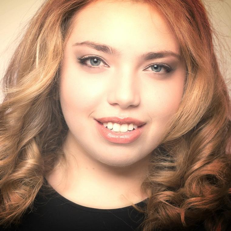 Alaina Edelmuth (\'15) is now a student at Touro College of Dental Medicine at New York Medical College. 