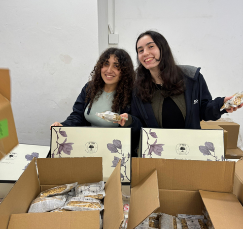 (l-r) LCW students Chevy Carmel and Tehilla Broad on a Touro trip to Israel