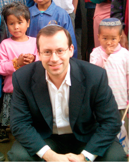 Michael Freund with children from B\'nei Menashe, a lost Jewish community in India. Courtesy of shavei.org